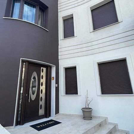 Aretoysa Center Luxury Suites 2 Néa Péramos المظهر الخارجي الصورة