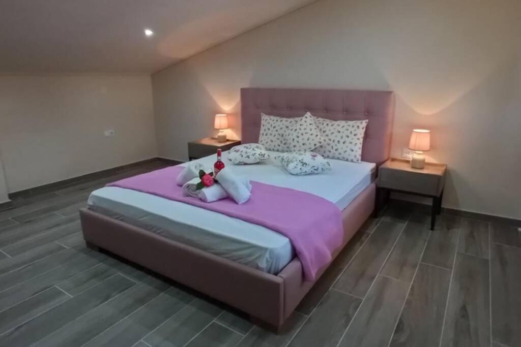 Aretoysa Center Luxury Suites 2 Néa Péramos المظهر الخارجي الصورة