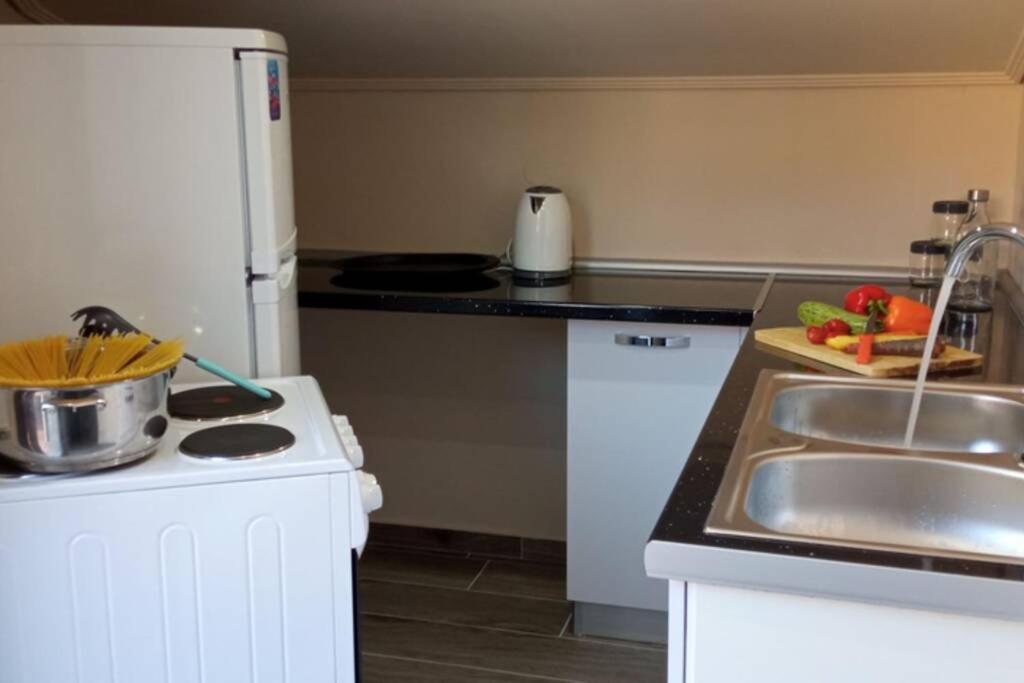 Aretoysa Center Luxury Suites 2 Néa Péramos المظهر الخارجي الصورة