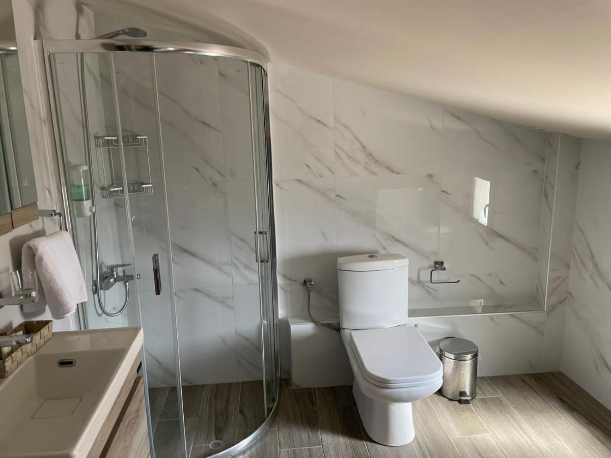 Aretoysa Center Luxury Suites 2 Néa Péramos المظهر الخارجي الصورة